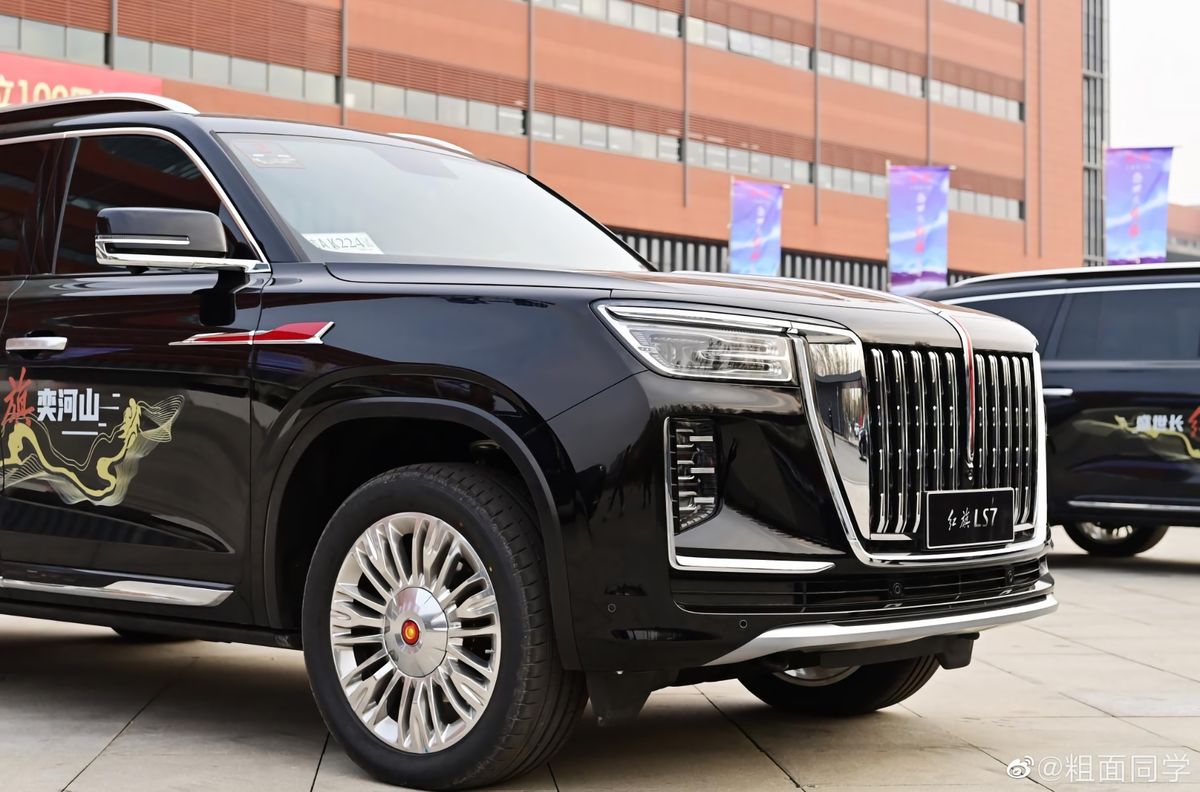 Китайці випустили конкурента Rolls-Royce Cullinan