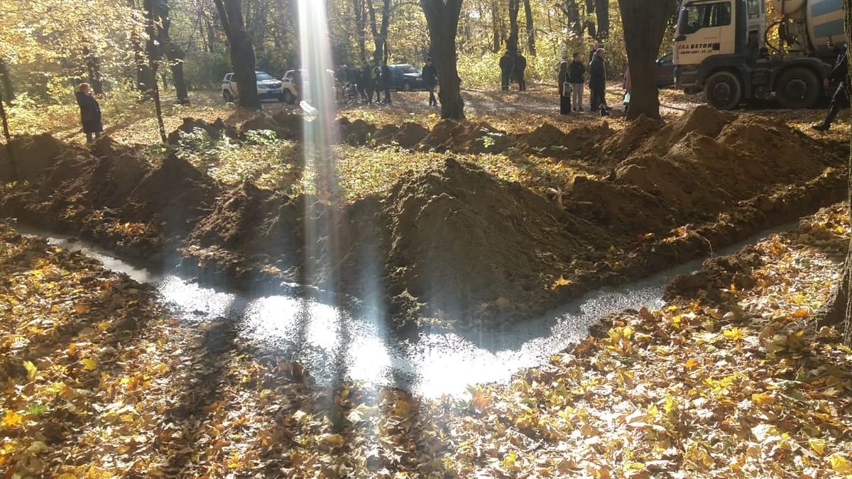 Поліція відкрила справу через самовільне будівництво у львівському парку