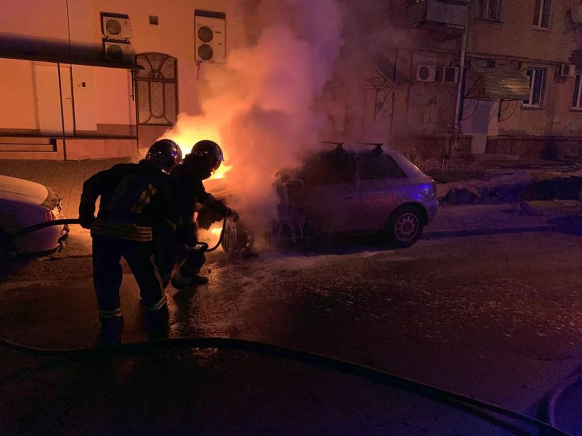 Уночі у Рівному підпалили автомобіль 43-річного підприємця