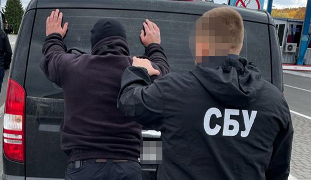СБУ затримала прикордонника з Рави-Руської за систематичне хабарництво