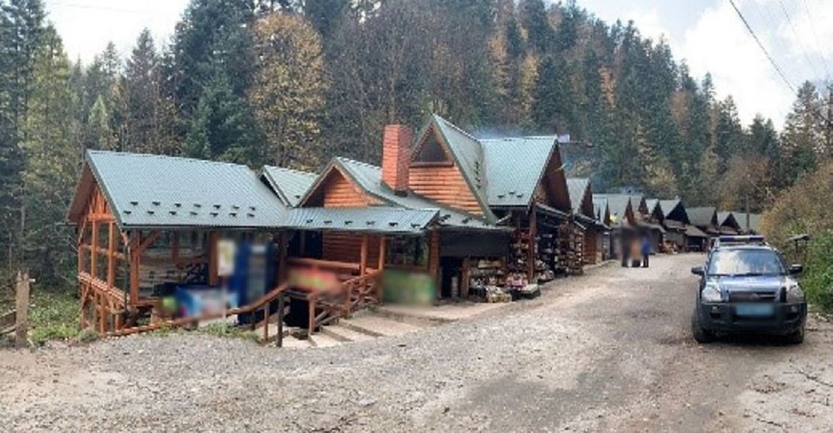 Суд арештував незаконний сувенірний ринок у «Сколівських Бескидах»