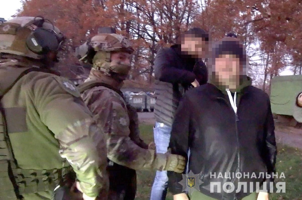 Підприємець та лікар продавали фіктивні Covid-сертифікати за 250 євро