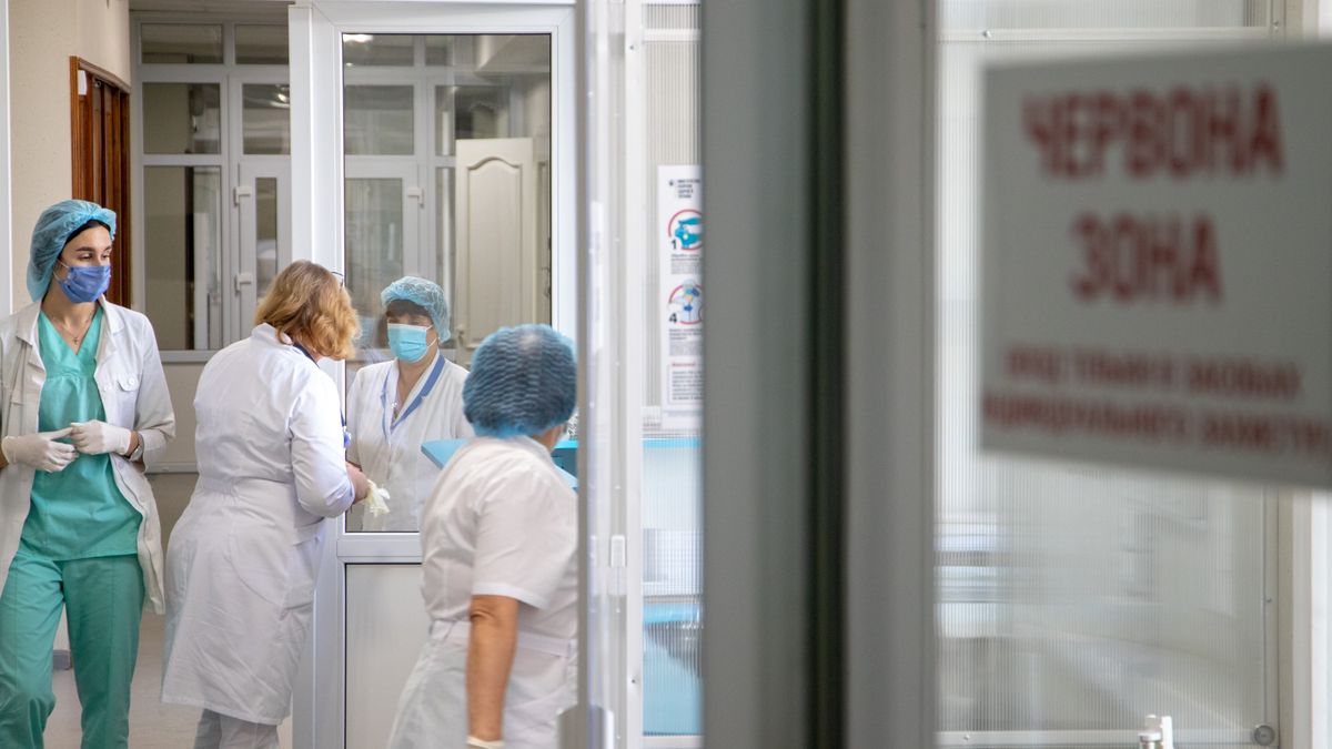 Коронавірус підтвердився у ще майже 27 тис. українців