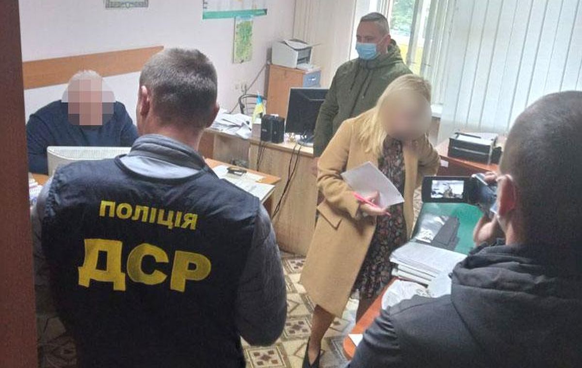 Рівненського інспектора Держпраці вдруге викрили на хабарі