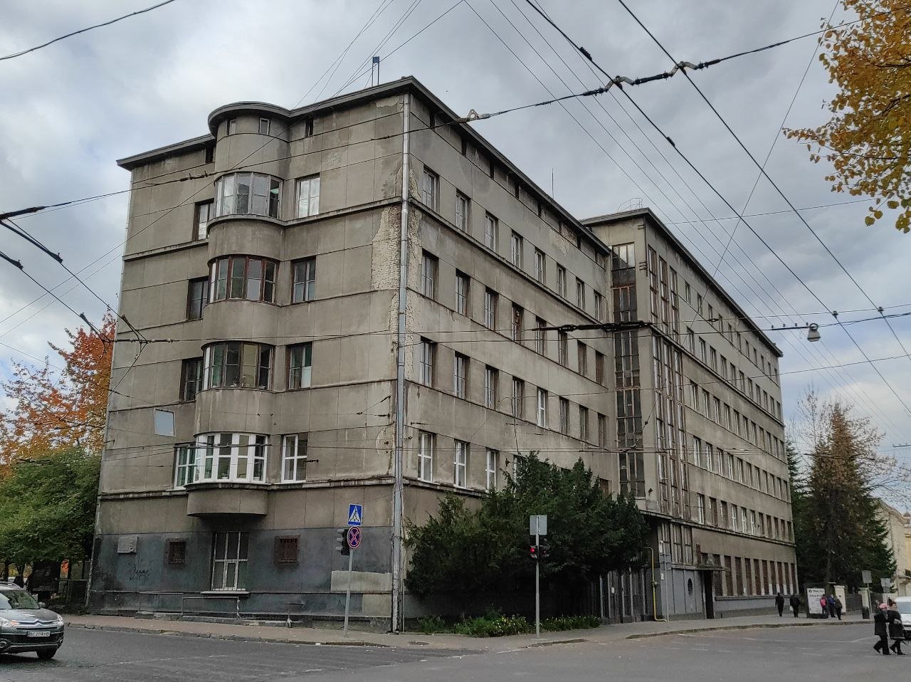 У цьому будинки в роки Другої світової війни працював винахідник вакцини від тифу Рудольф Вайгль