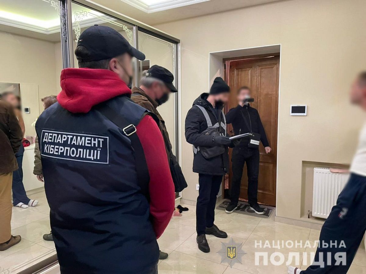 Кіберполіція викрила хакерів, які завдали збитків на 120 млн доларів