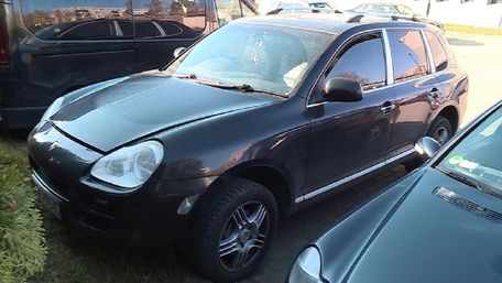 24-річний українець перевозив у Porsche Cayenne 11 нелегалів з Іраку