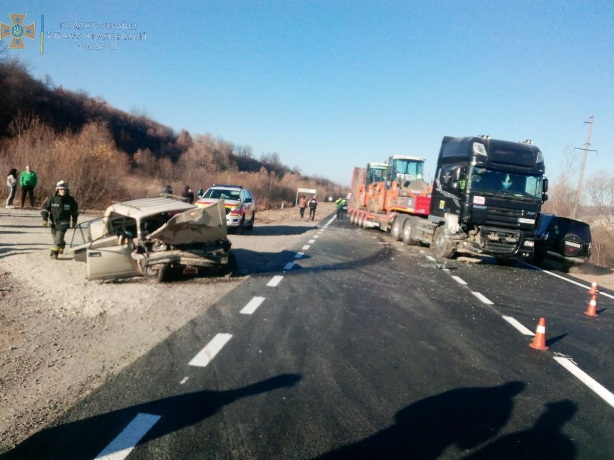 У ДТП з фурою біля Долини постраждали шестеро осіб

