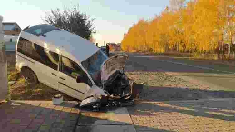 У ДТП із Volkswagen Caddy на Закарпатті постраждало четверо юнаків