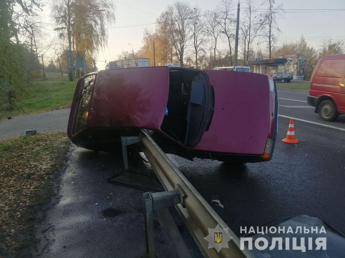 Сплячий водій спричинив потрійну ДТП біля зоопарку у Рівному
