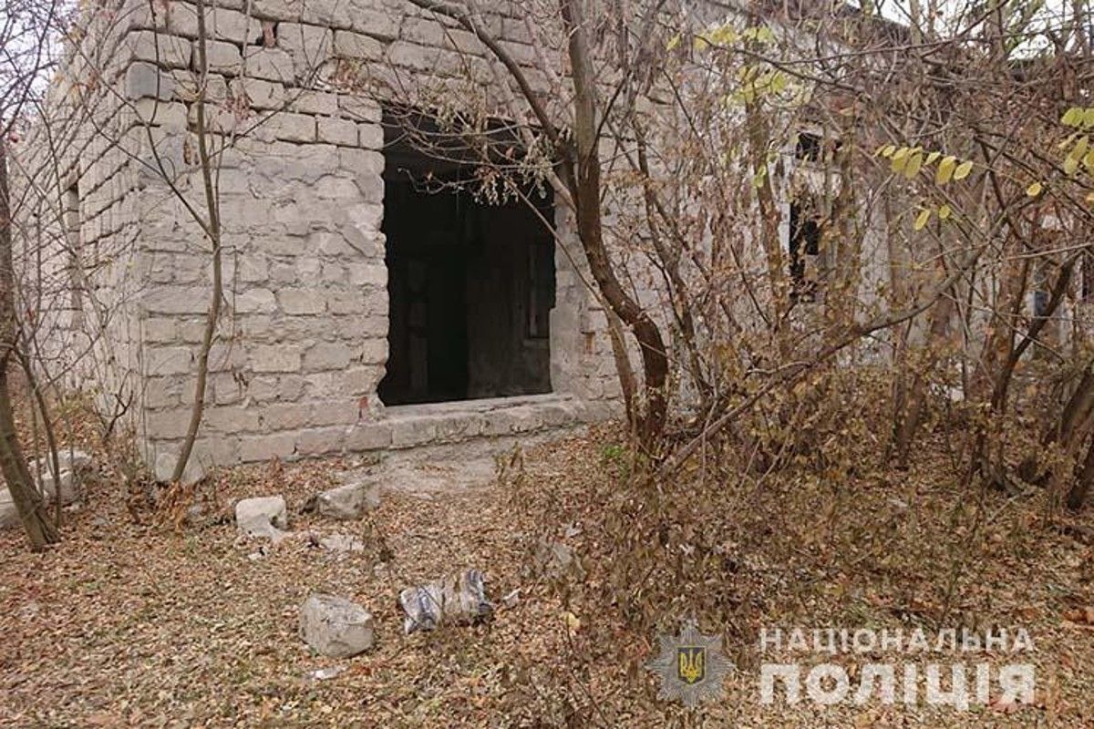 На Тернопільщині розшукують жінку, яка викинула немовля у пакеті