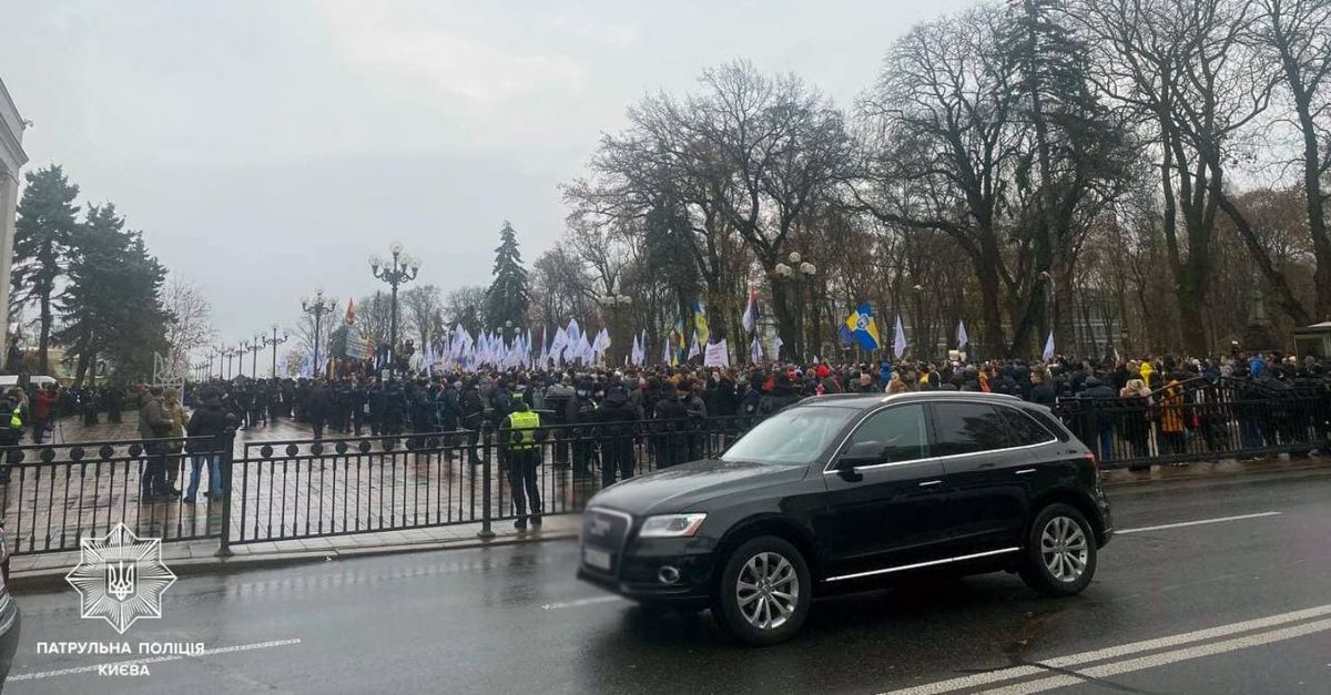 Франківських антивакцинаторів не пустили у Київ через відсутність сертифікатів