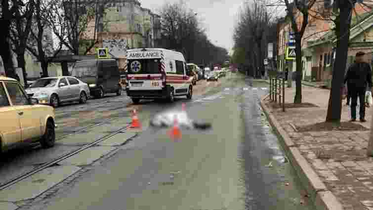 Легковик на швидкості на смерть збив пішохода на «зебрі» у Львові