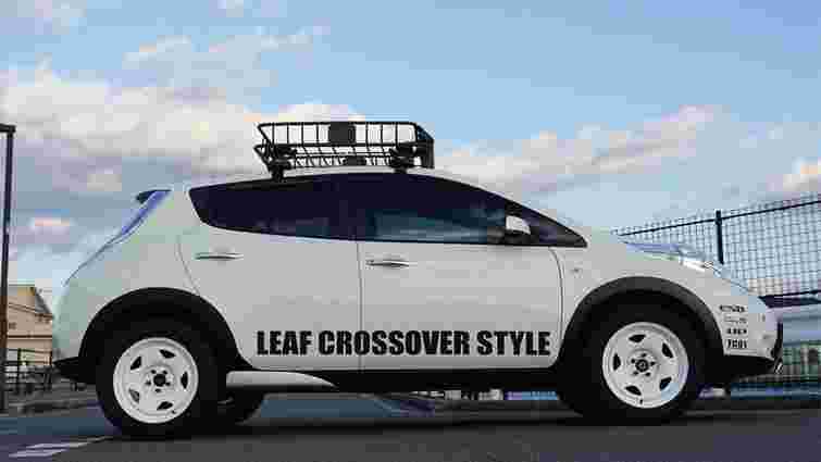 Японці перетворили старий Nissan Leaf  на кросовер