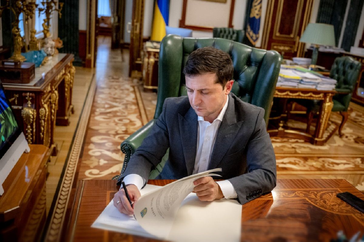 Володимир Зеленський підписав закон про олігархів