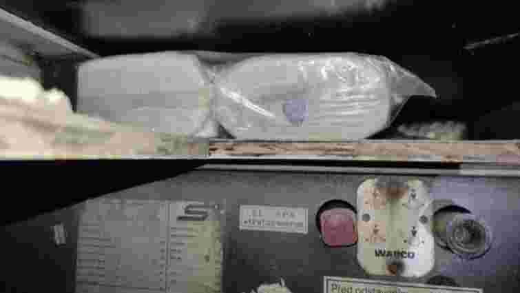 Словацькі митники знайшли понад 30 кг героїну у фурі з України