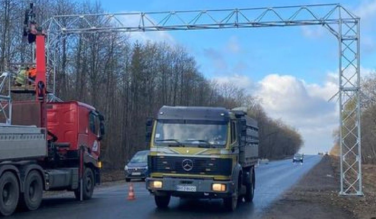 Поблизу Бережан встановили майданчик для зважування вантажівок у русі