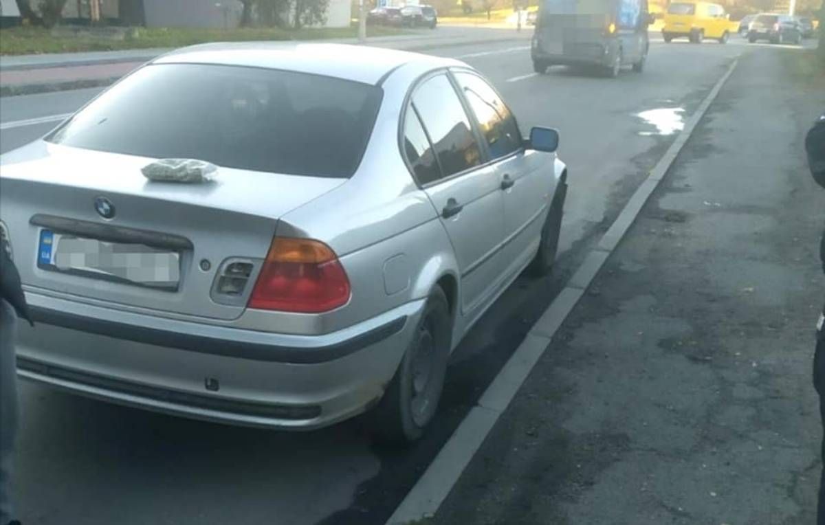 У зупиненого за порушення ПДР у Франківську водія виявили наркотики