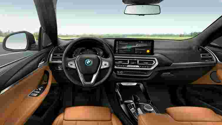 BMW продаватиме нові автомобілі без сенсорних екранів через дефіцит чіпів