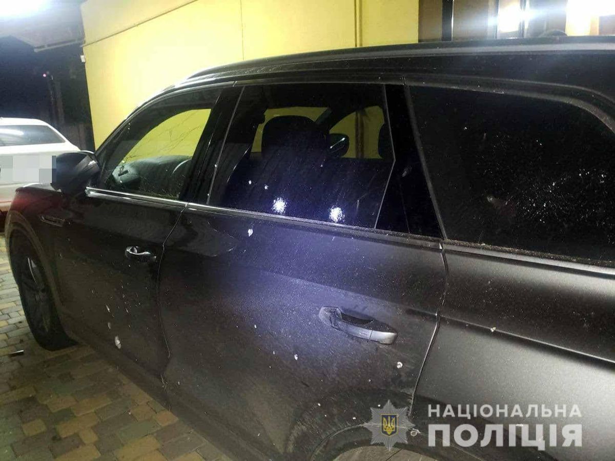 На подвір'ї відомого рівненського забудовника підірвали гранату