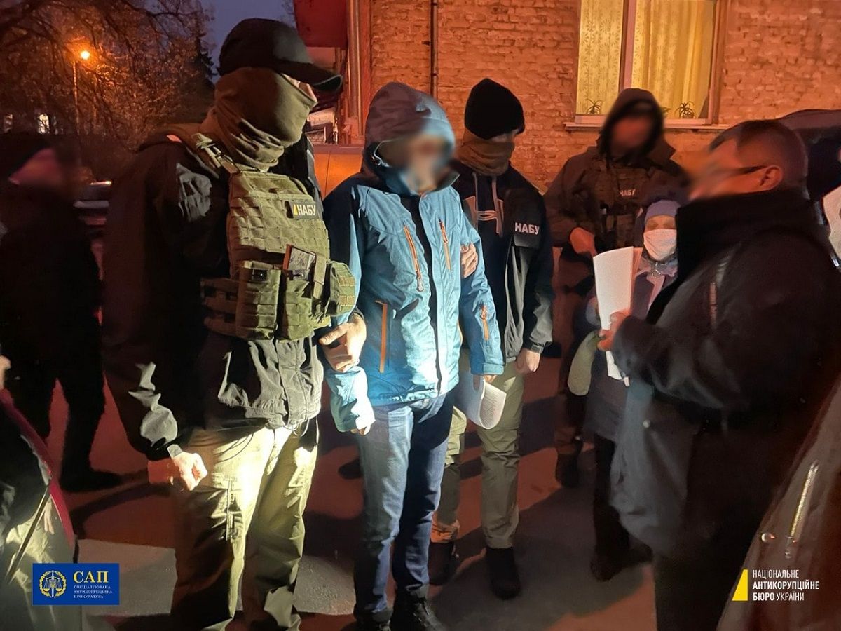 Суддю Чернігівського окружного адмінсуду затримали на хабарі у 20 тис. доларів