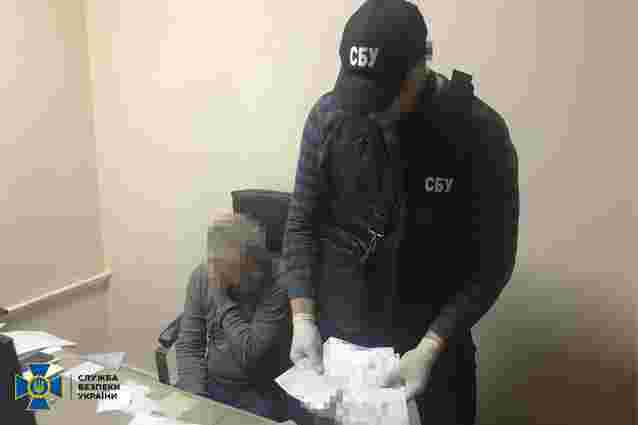 Лікар у Дніпрі виготовляв по 30 фальшивих ковід-сертифікатів щодня - ZAXID.NET