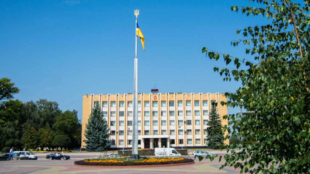 Чиновник з Нововолинська сплатить 3400 грн за преміювання сестри