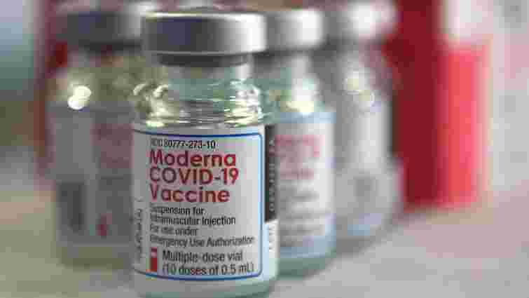 Науковці не підтвердили один з побічних ефектів вакцини Moderna