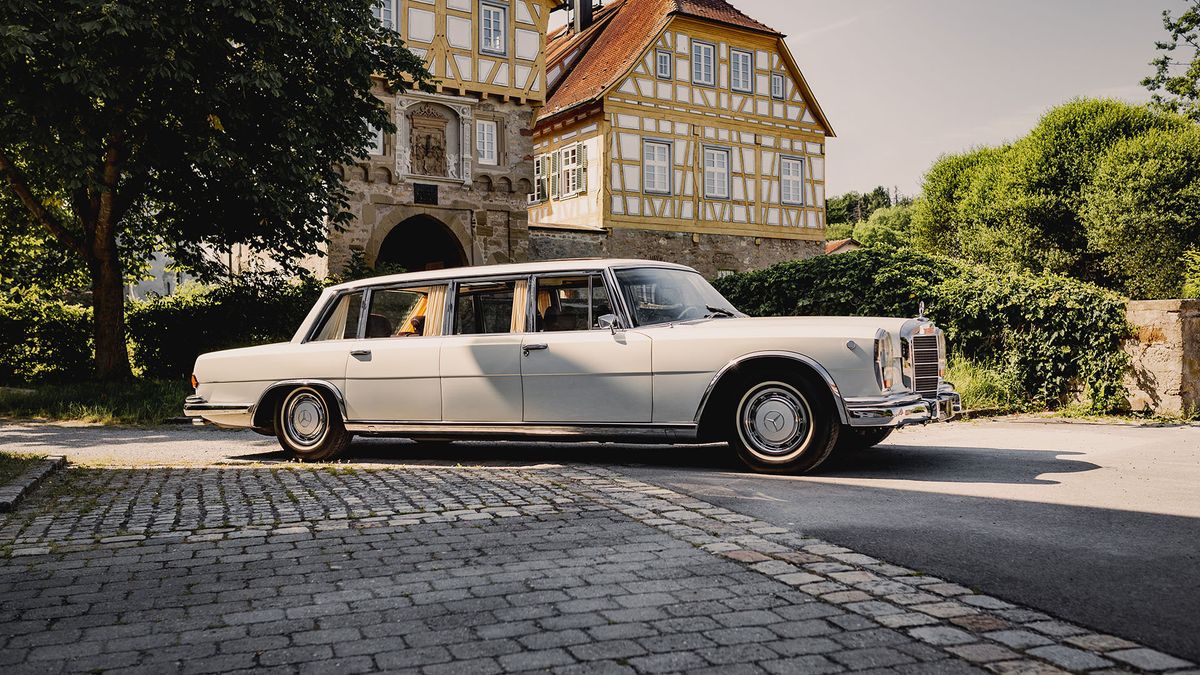 Розкішний 46-річний Mercedes 600 оцінили у 2,3 млн євро