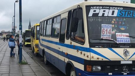 Невакцинованим заборонили приміський транспорт на Львівщині