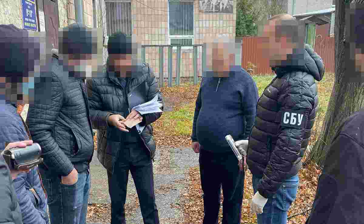 Посадовця волинського Держгеокадастру затримали на хабарі у $1000 - ZAXID. NET