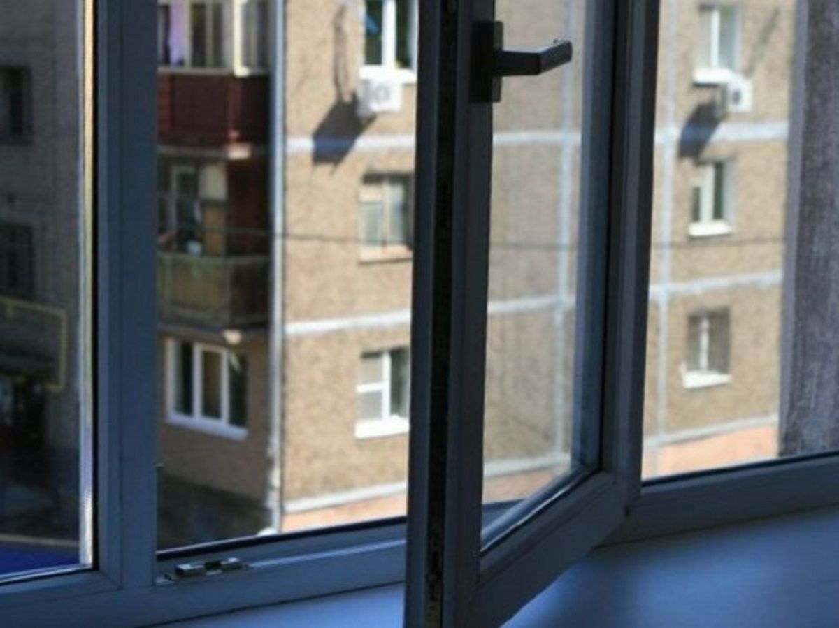53-річна львів’янка випала з вікна п’ятого поверху
