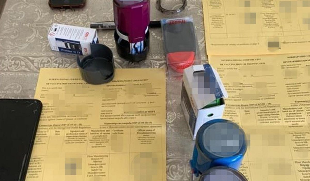 На Львівщині викрили масштабну схему підробки ковід-сертифікатів