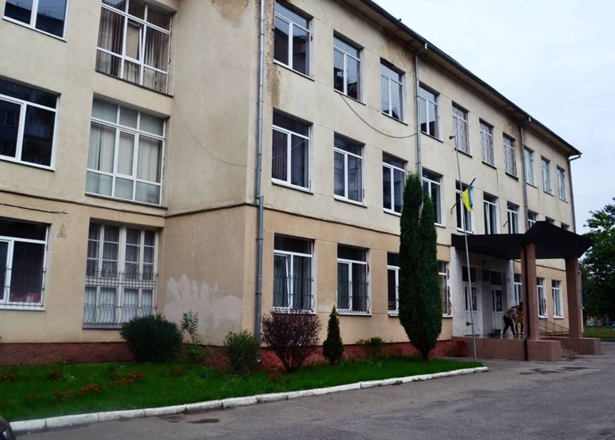 В усіх івано-франківських школах відновлюють очне навчання