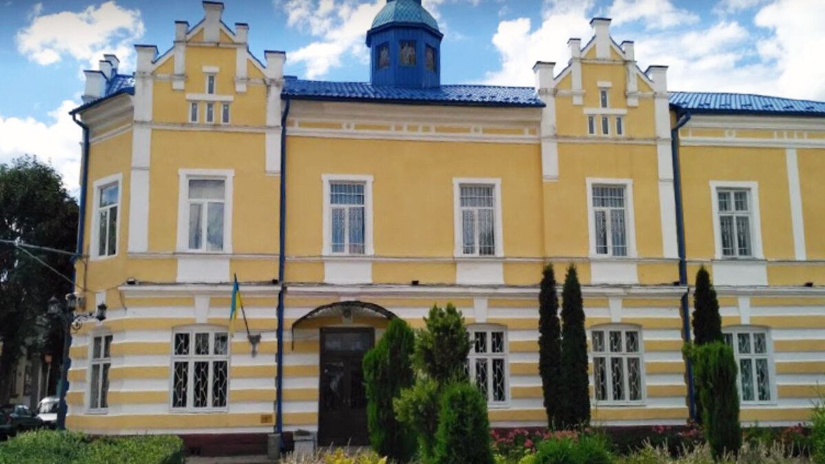 Суд оштрафував буковинку за дзвінок з матюками в поліцію