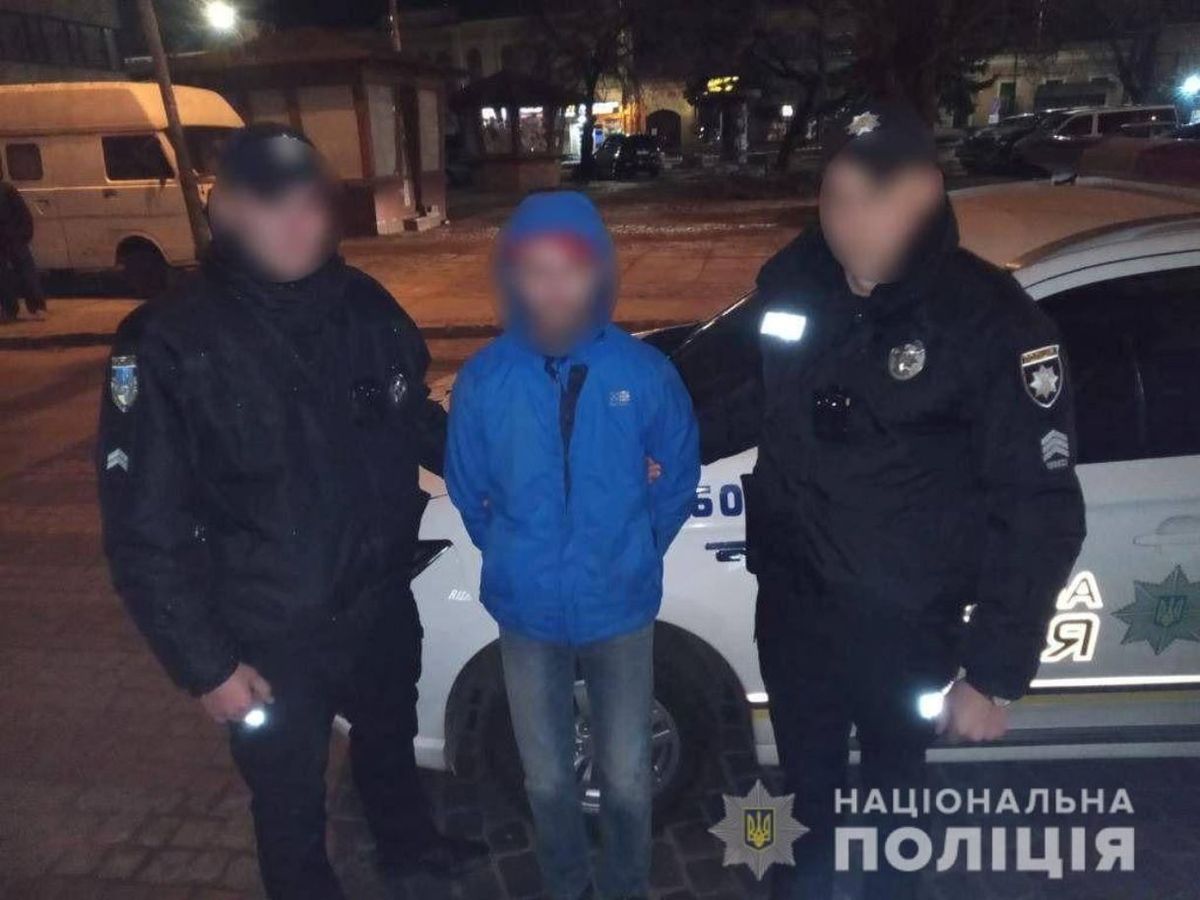 Мешканець Ужгорода випадково застав у квартирі 32-річного грабіжника