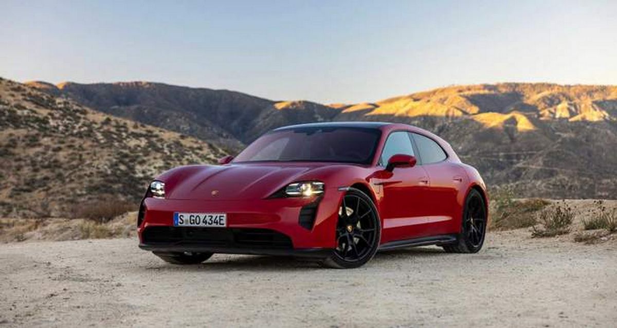 Porsche Taycan отримав дві версії GTS