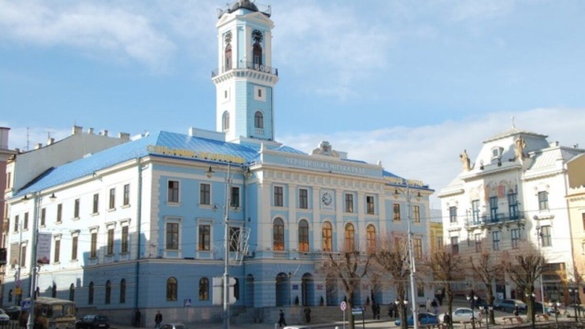 Мерія Чернівців заявила про розкрадання коштів під час демонтажу МАФів