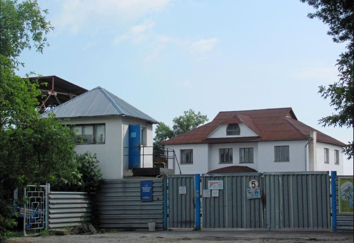 53-річного слюсаря паперової фабрики на Рівненщині затягнуло у верстат