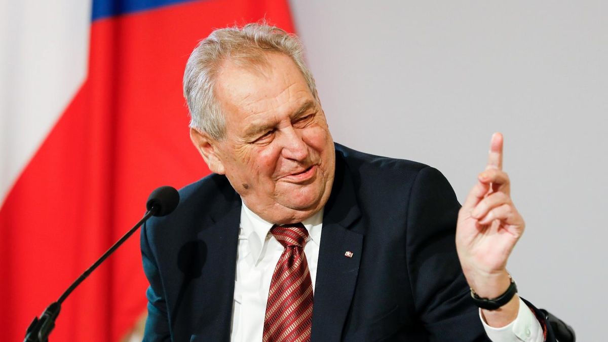 Президент Чехії запропонував відправити армію на захист кордонів Польщі