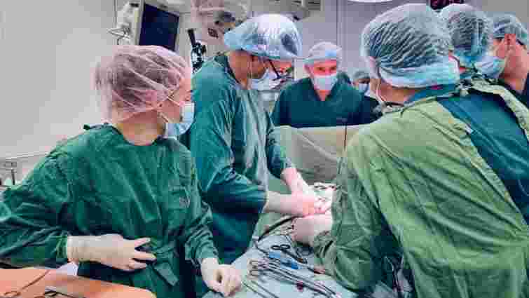 Уперше в Україні пацієнту одночасно пересадили серце і нирку