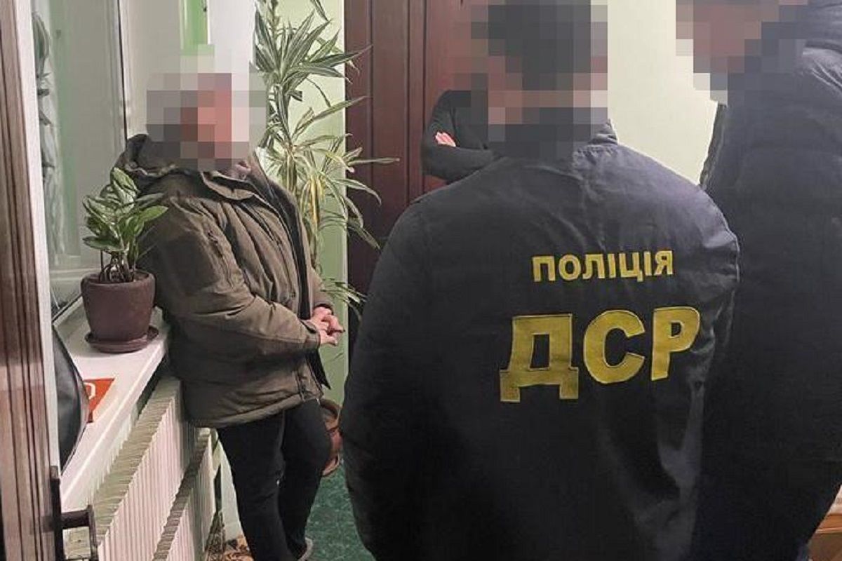 Волинська чиновниця за хабарі робила знижки на саджанці