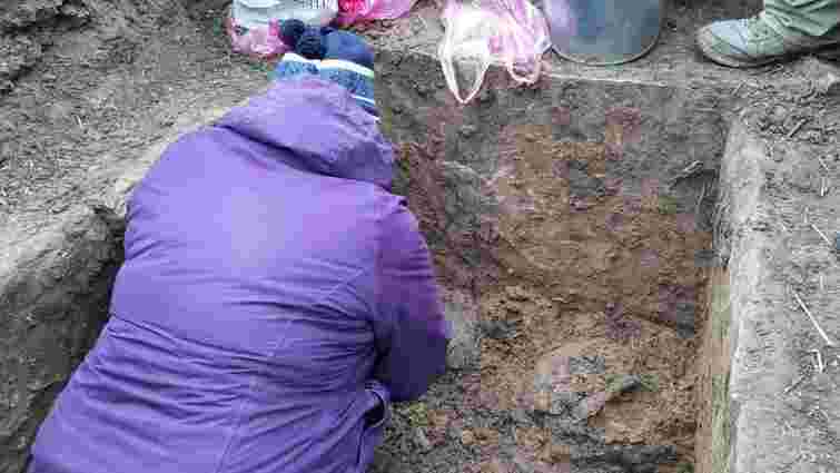 Тернопільські фермери знайшли на полі поховання віком 5000 років