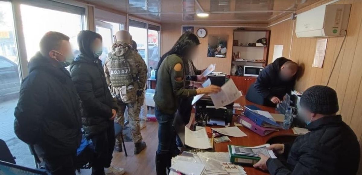 На Закарпатті викрили схему підробки ковід-сертифікатів для заробітчан