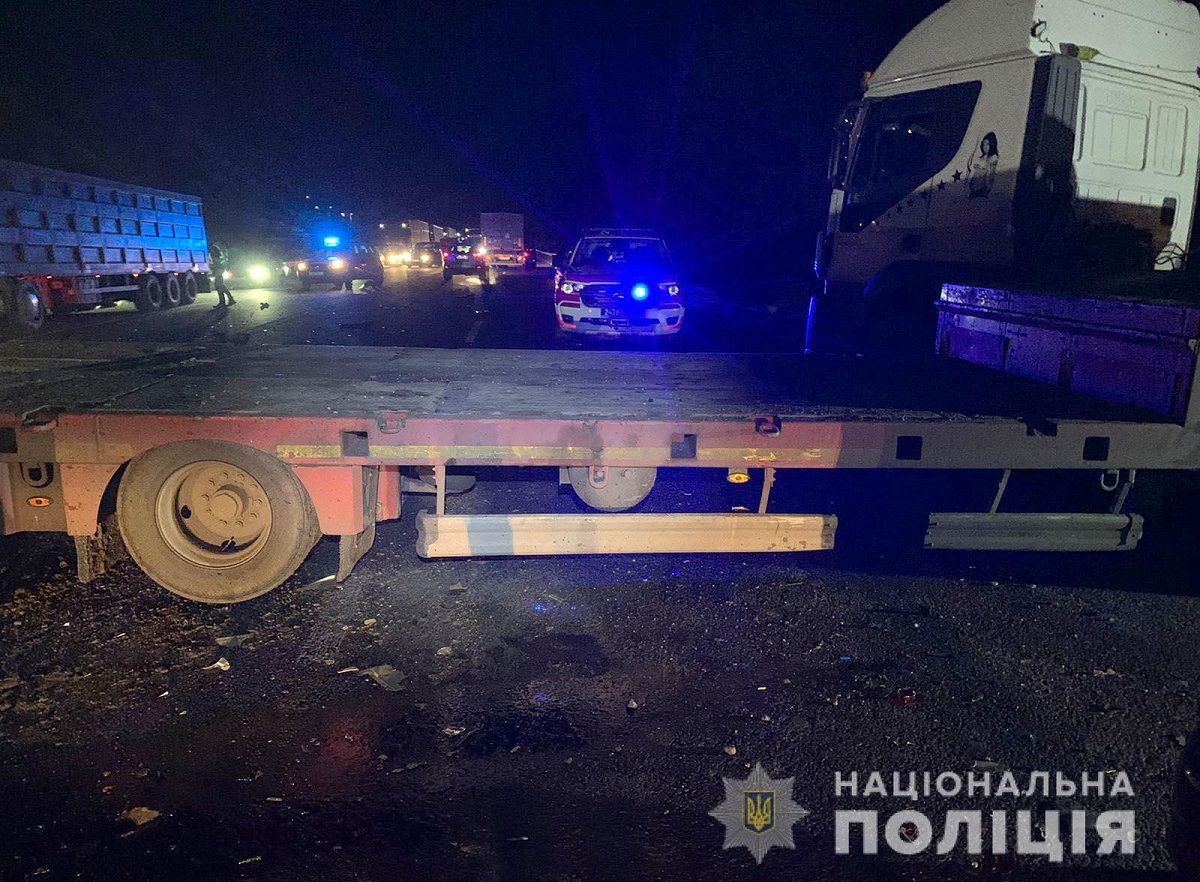 У зіткненні трьох автомобілів на Вінниччині загинуло подружжя