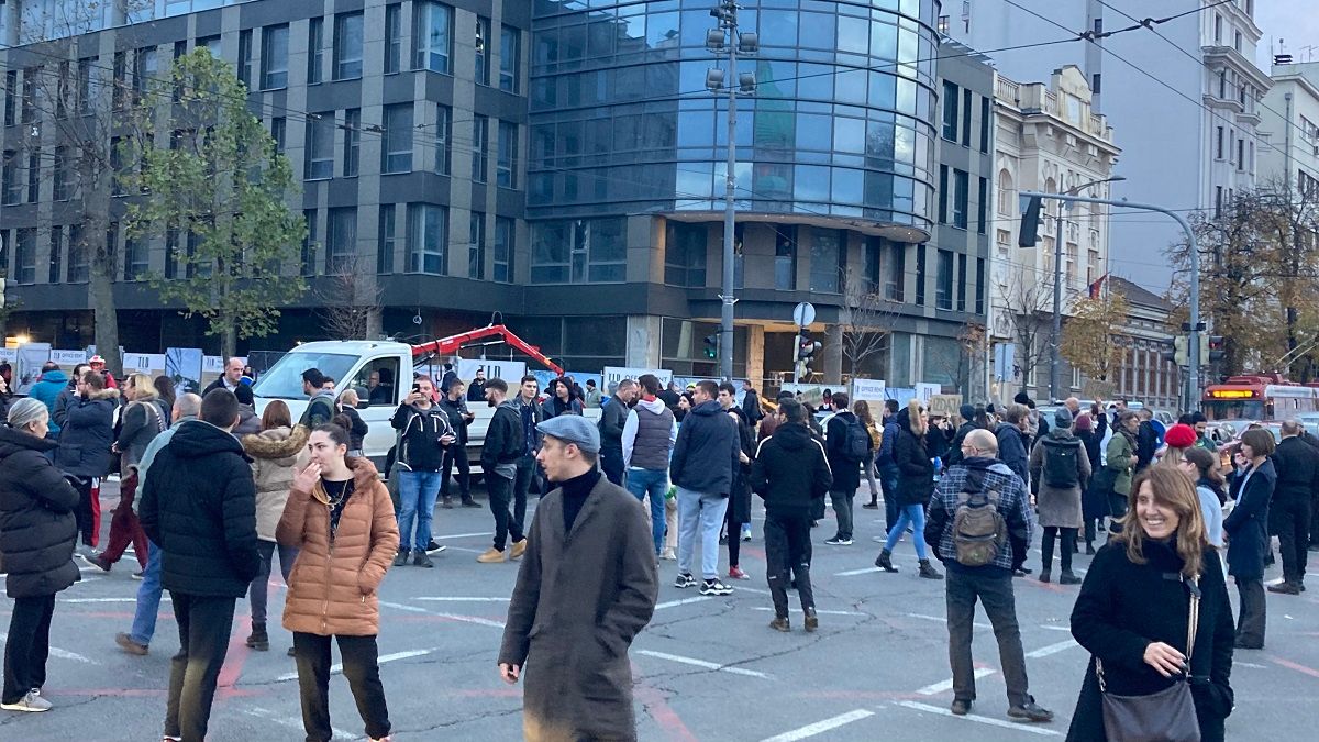 У Сербії люди вийшли на масові протести через нові закони