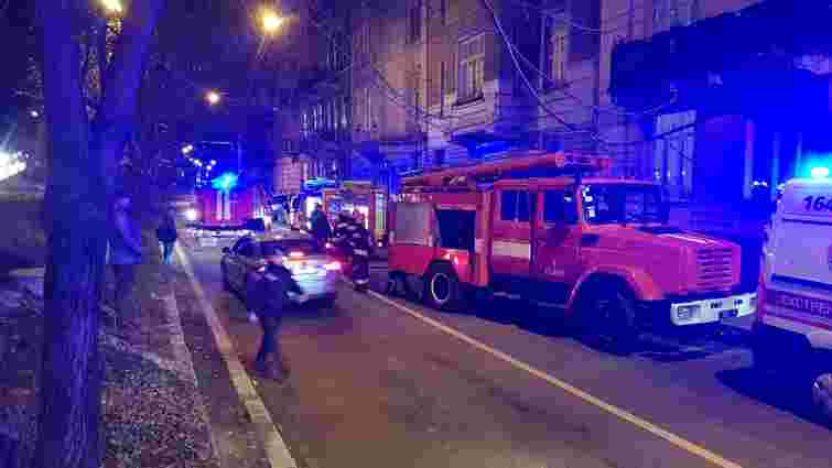 Невідомі напали на салон краси у центрі Львова і підпалили його