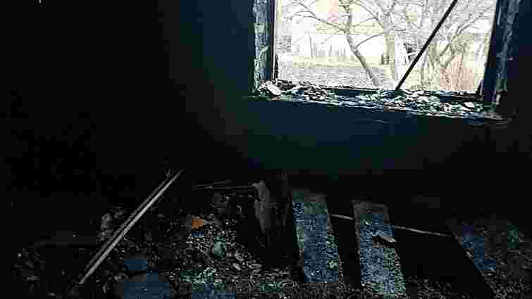 У передмісті Львова 47-річний чоловік отруївся димом під час пожежі в будинку