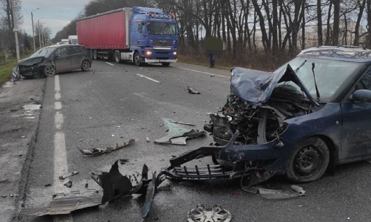 Потрійна ДТП біля Городка заблокувала рух трасою Львів-Шегині