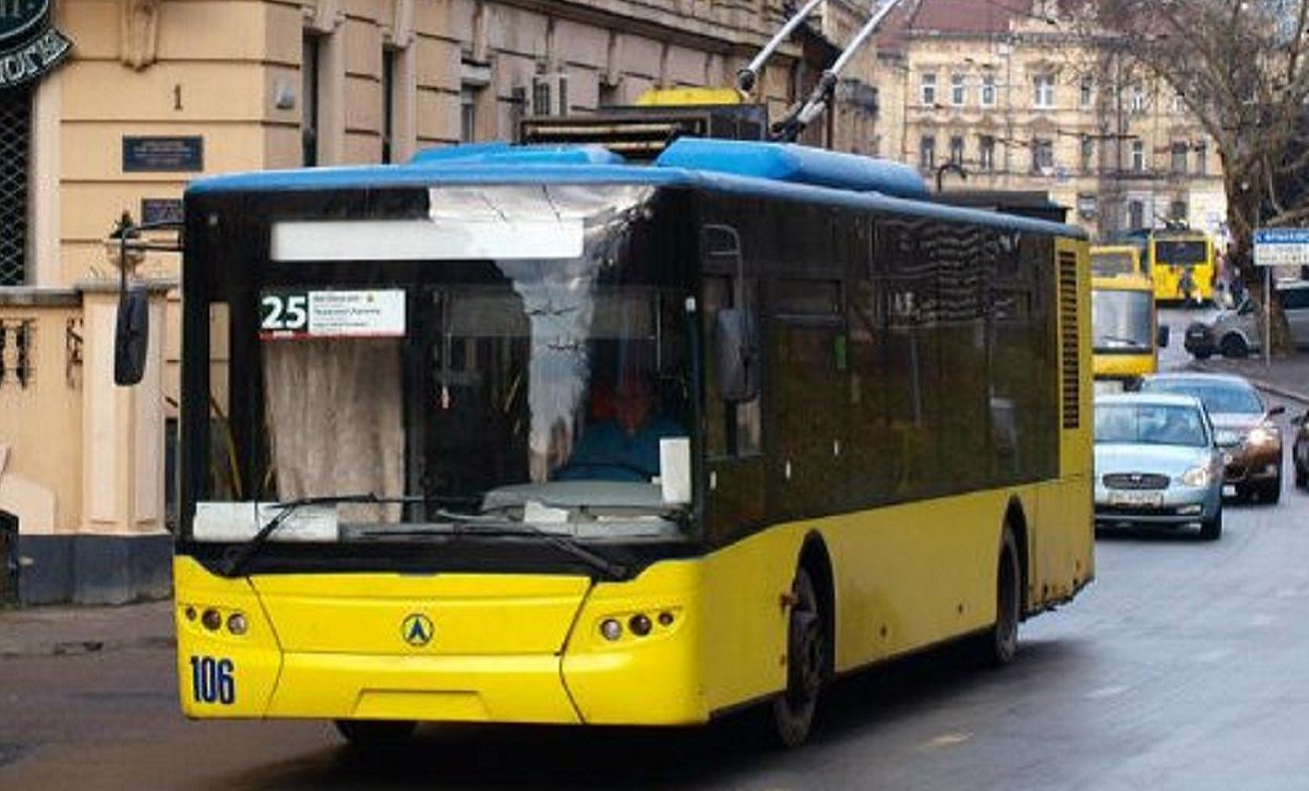 Львів’ян попередили про зміни у русі громадського транспорту 6 грудня